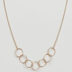 Interlocking circles necklace